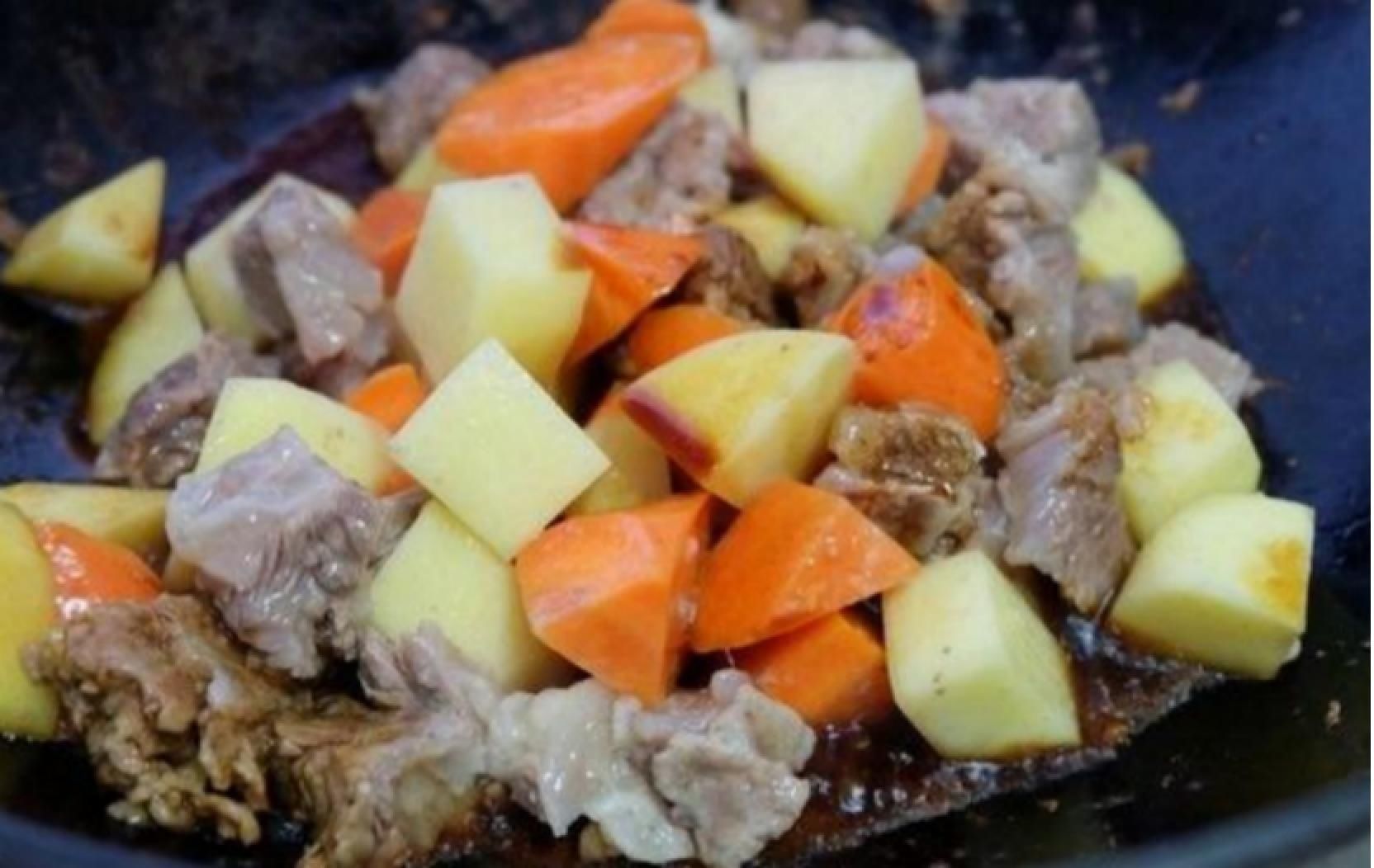  加点|牛肉加点马铃薯，健康又美味，超级下饭的硬菜