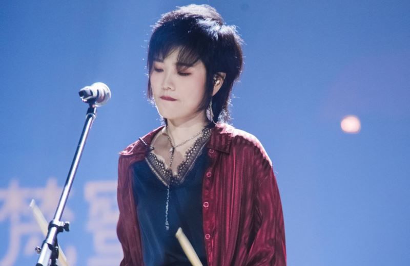  不发|许飞到处追星风评逆转，尚雯婕不发一言境况堪忧，舆论还是很重要