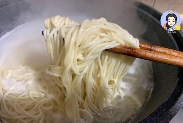 简单|儿子三天两头要吃这面,每次都吃个精光,美味又营养,做法很简单