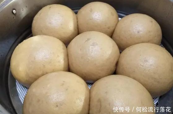 嘴里|枣泥馒头新做法,香甜松软,我有小妙招,吃到嘴里全是枣味!