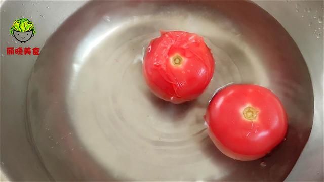  滑嫩|西红柿鸡蛋汤很多人第一步就错了，大厨教你窍门，蛋花滑嫩又美味