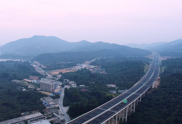 项目|半小时直达！济泰高速交工验收，月底正式通车！