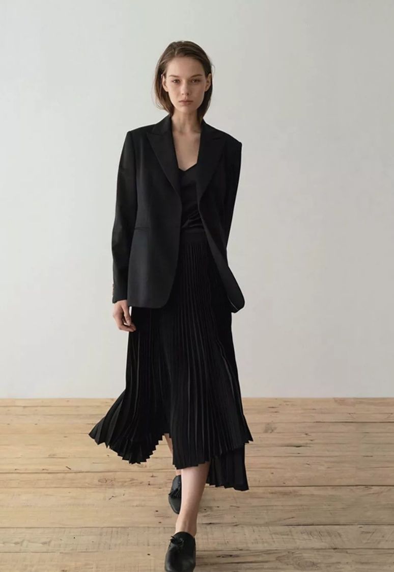 好看|今秋西装外套火了,这么穿好看又高级,时髦炸了