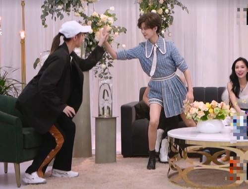  成团|《乘风破浪》郁可唯现场约郑希怡成团，听到她说出的团名，弹幕都激动了