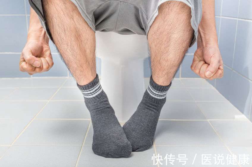 有肠癌症状8年了可以排除肠癌吗(中年后肠癌易高发，发病时会有哪些表现，了解后，才能及时发现)