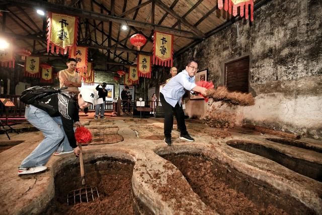 仪式|“李渡”第七届封坛节:800年“头排”酒开窖仪式 封坛爆满