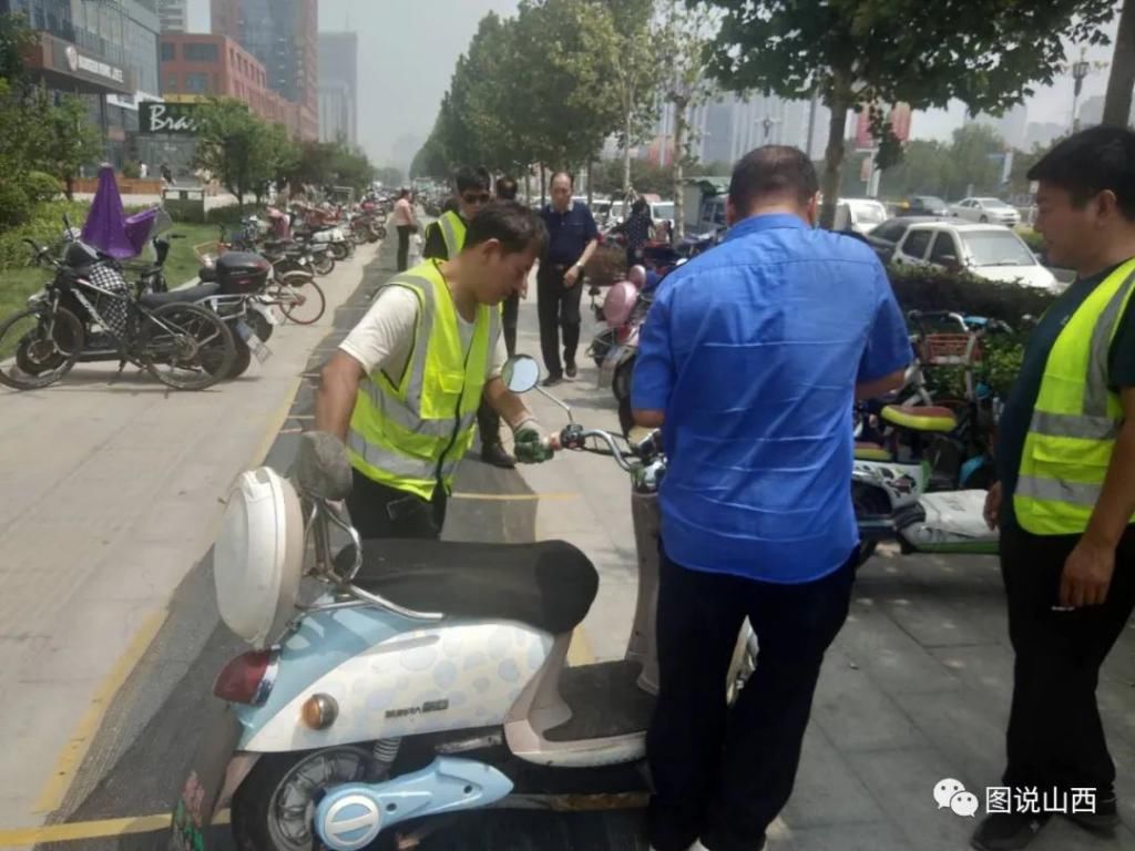 乱停乱放|临汾夜间停车开始重点整治