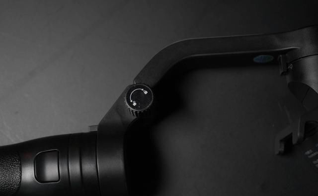  拍出|稳定器越贵越好？飞宇稳定器，低成本玩大动作，还能拍出电影效果