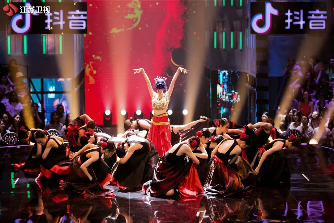  开启|《蒙面舞王》第二赛段已开启，新舞者未揭面身份已被识破？