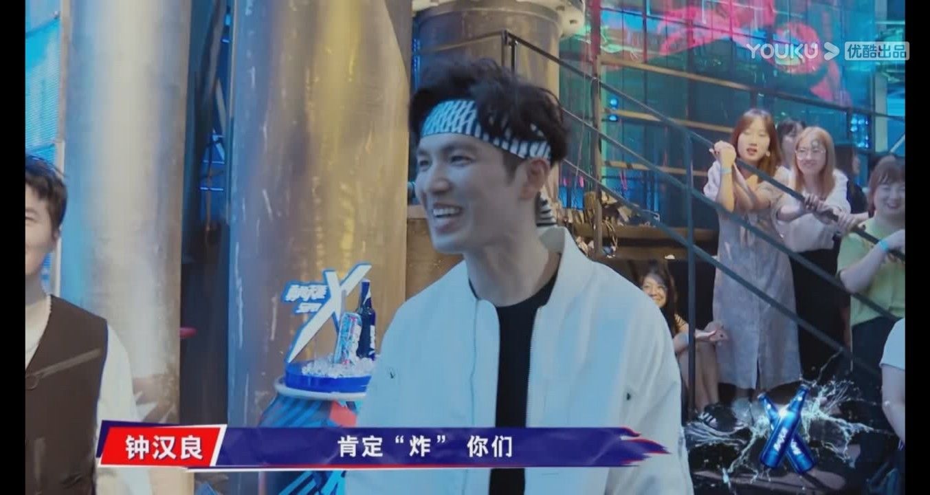  舞台|《舞街3》水舞台失败遭差评，整体观感凌乱又邋遢，多位舞者受伤