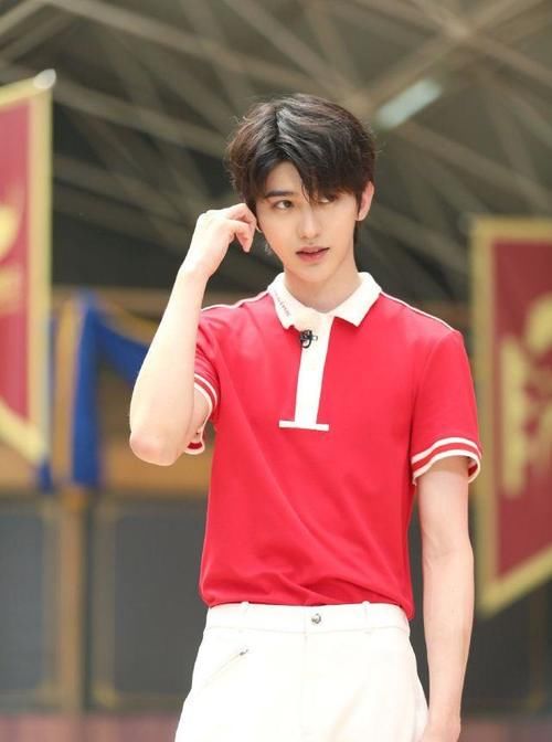  两极分化|《奔跑吧》即将收官，蔡徐坤遭受争议，口碑两极分化严重？