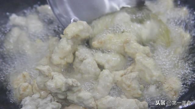  里脊|糖醋里脊家常做法，掌握糖醋汁比例、挂糊技巧，酸甜焦脆不回软