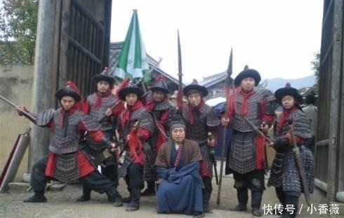  影视拍摄|横店20万临时演员现状：光棍的世界，懒汉的天堂，疯子的乐园