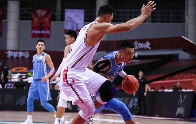 破纪录|143记盖帽！阿联18+14罚球定乾坤，超姚明破纪录又打动多少人？