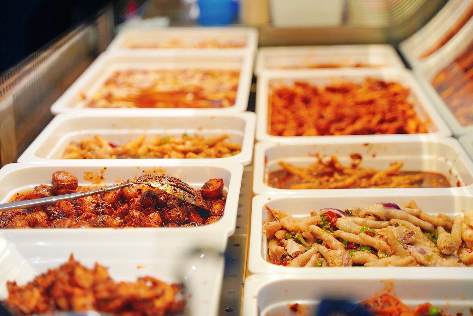 商场里|美食打卡攻略!每一个美食聚集地,都种满了成都人