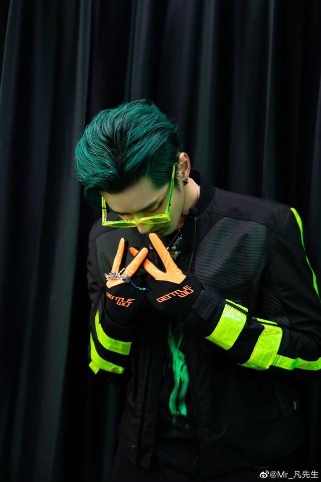  剪头|200723 吴亦凡剪头后续：亮眼绿发现身THE ROLLER限时空间