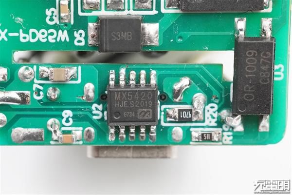  国产|打破外企垄断核心器件：首款国产氮化镓快充主控芯片问世