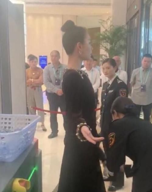 倪妮|眼光高！范丞丞自曝理想型女生是倪妮，和姐姐范冰冰都是气质型