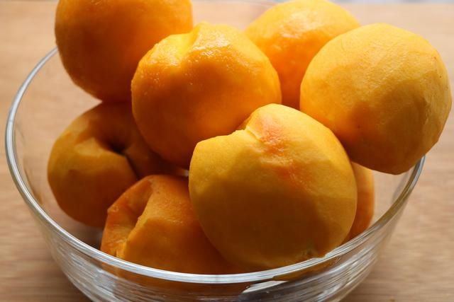  季节|黄桃上市的季节，千万别错过这款美味可口的黄桃罐头，爽口更解馋