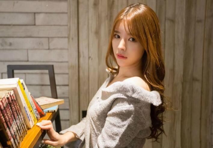  老婆|大舅子晒出夫妻近照，老婆身材世间罕见，糖小幽彻底输了