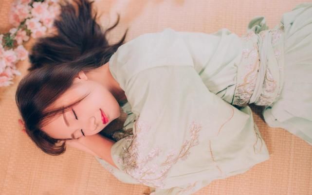  浓妆|不爱浓妆爱素颜的5大星座女：却偏偏招异性喜欢，魅力非常大！