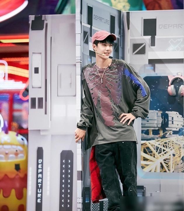 美食|《天天向上》专门命名为王一博