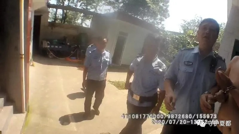  解脱|一上网逃犯被民警抓获后感叹道：“这样也好，我也终于解脱啦！”