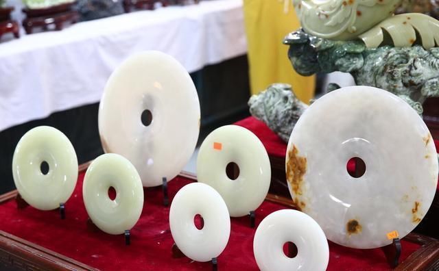 骗局|收藏品骗局专盯老年人！连环骗术防不胜防，到死都不能变现