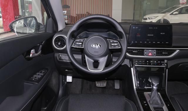 帅气|起亚终于接地气了！新车都跌到10.88万，比思域还要帅气