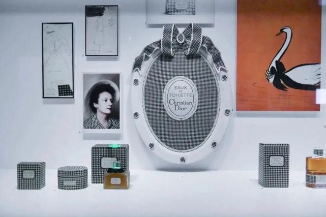  文化|杨颖 赵丽颖 黄轩等明星齐打卡，浓缩了73年DIOR文化的展览值得一看！