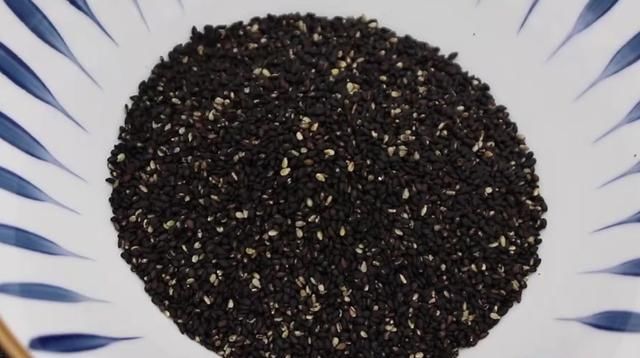  试试|黑芝麻健脑补脑、营养滋补，来试试黑芝麻的营养做法吧