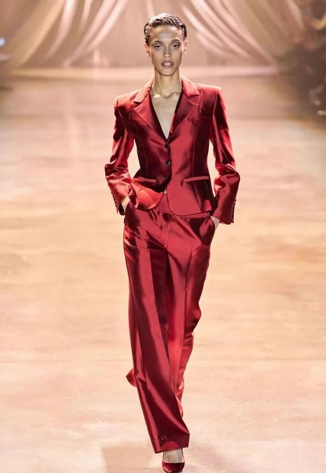  TA|拿什么配香奈儿 顶流时尚大咖都会选TA