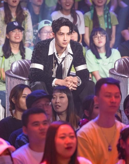  叫绝|表白来了，王嘉尔让人心动，张艺兴好会，王一博和队员互动才叫绝