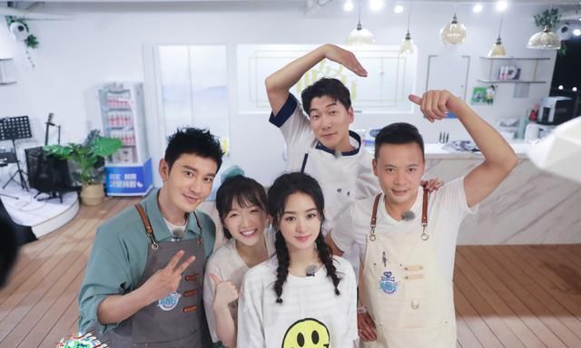  登上|《中餐厅》登上《光明日报》，第一期就被官媒安利，凭的是什么？