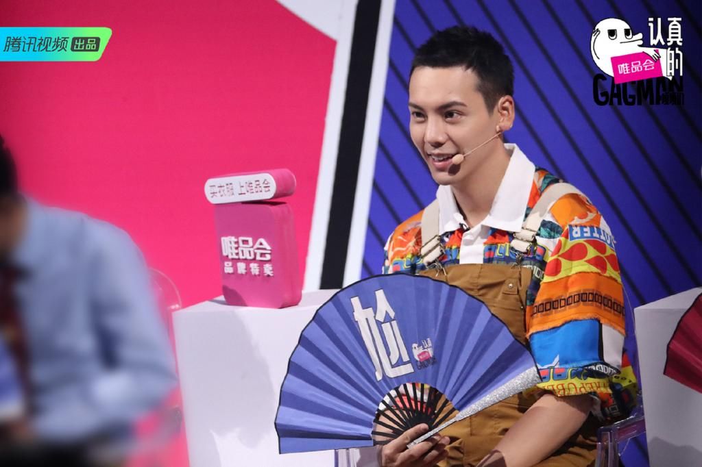  陈伟霆|陈伟霆《认真的嘎嘎们》开设“表情管理课” 负重280斤选手走指压板