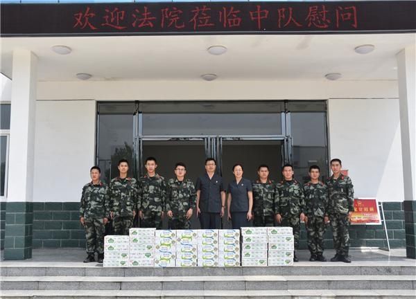 驻地|桐柏县法院为驻地官兵送去“八一”节日问候