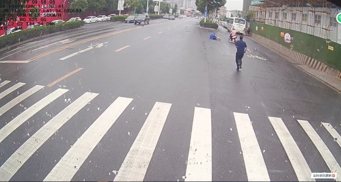 价值观|【践行社会主义核心价值观·友善】点赞!一天三起暖心事 展现郑州文明大爱