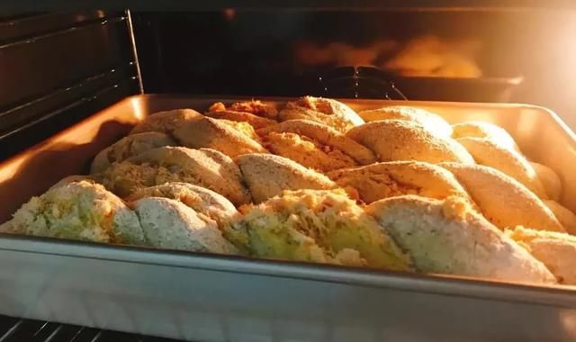  高筋面粉|做「乳酪肉松全麦软欧面包」，不添加这个，怪不得做出来不柔软