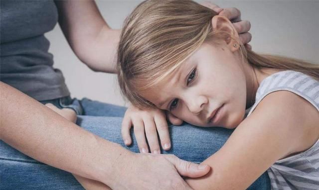  称要|小女孩离家出走称要打工自立，全家都偏心弟弟