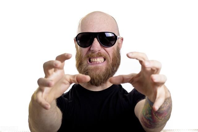  警钟|一家五口遭灭门！警钟：与人为善，远离那些身带刀恶人