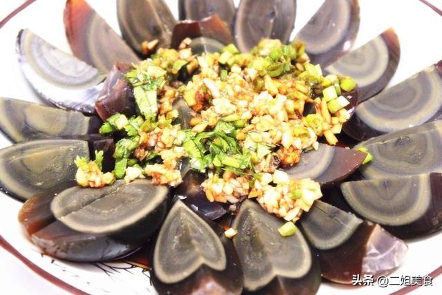 做凉拌|凉拌皮蛋，有3种调味料是关键，每一种都能让皮蛋美味翻倍