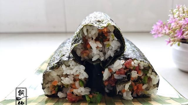  好吃|盛夏的早餐，它最合适，饭菜一体，方便省事，饱足还解馋，特好吃