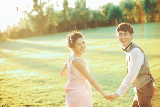  岁后|“女人50岁后，是单身好还是再婚好？”三个56岁单身女人说大实话