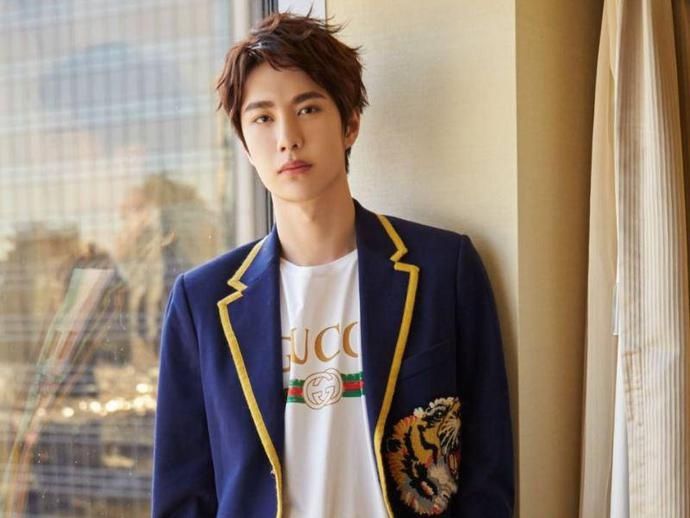  道具|呆萌王一博弄坏《快本》道具，何炅隔空喊话：赶紧过来结账