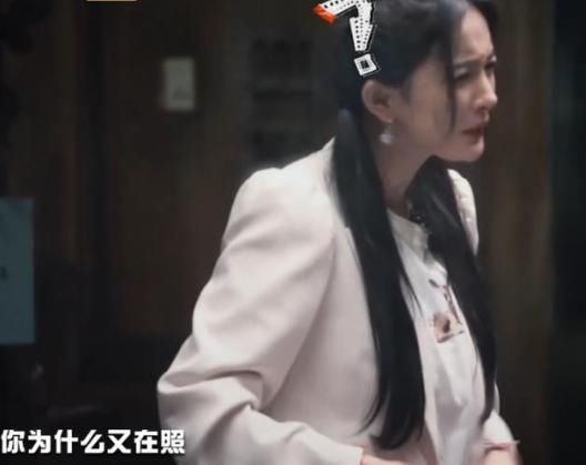  偶像|综艺史上最怂嘉宾，邓伦偶像包袱沉重，比杨幂还爱照镜子的男人