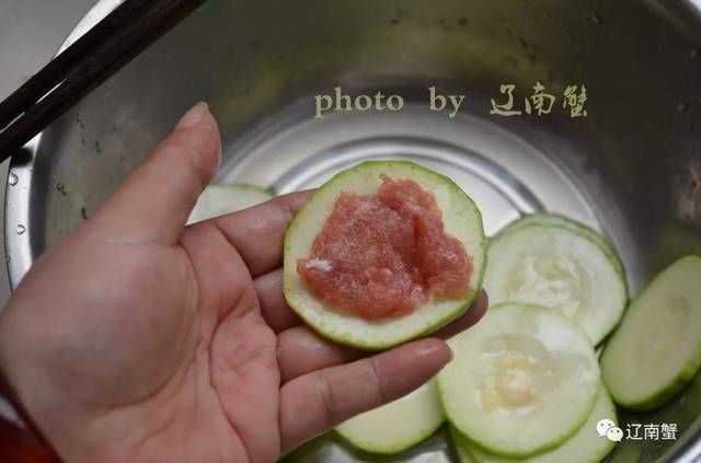  炒肉|西葫芦别再炒肉了，这样吃，上桌就被抢光！