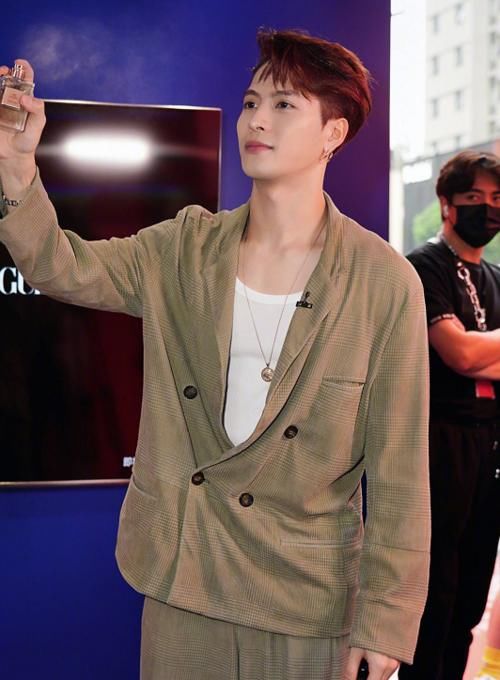  战队|《这街3》决赛战队大秀，王一博战队呼声最高，第一却归了王嘉尔