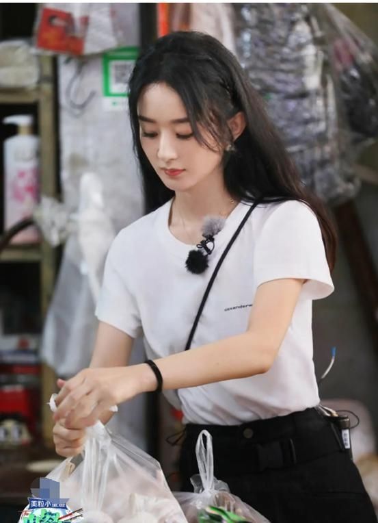  大厨|赵丽颖在《中餐厅》被宠上天，林大厨怕累着她，黄晓明疯狂夸赞她