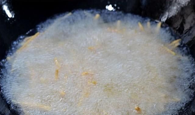 酥脆|薯条别再用土豆做啦,用红薯做真正的“薯条”,香甜酥脆,真好吃