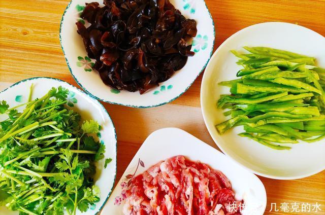  木耳|炒肉丝时，多加这3样食材，看着有食欲，香辣可口，上桌光盘